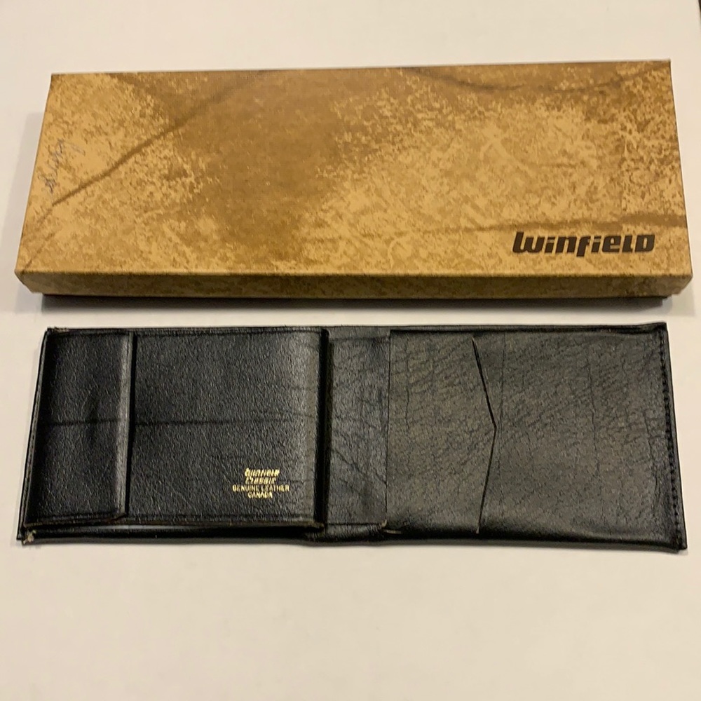 SALE!!! Winfield Classic  vintage Leather wallet bifold.  3